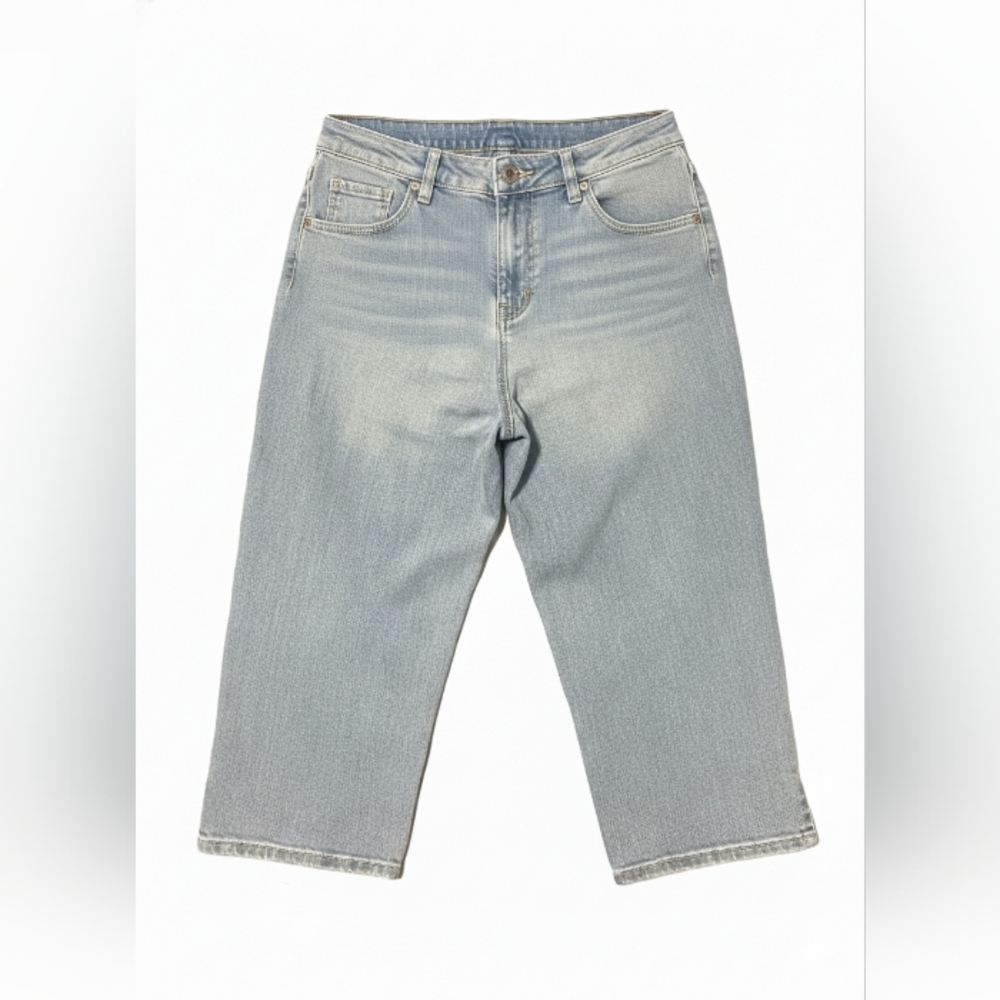 Gloria Vanderbilt womans Relaxed Light Blue Jeans